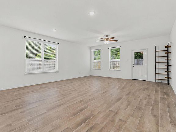 3rd image of 14449 Sunny Bend Way