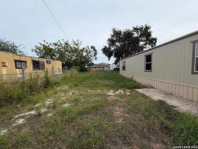 3 bed, 2.0 bath, 1064 sqft, $1,100 — Photo 3