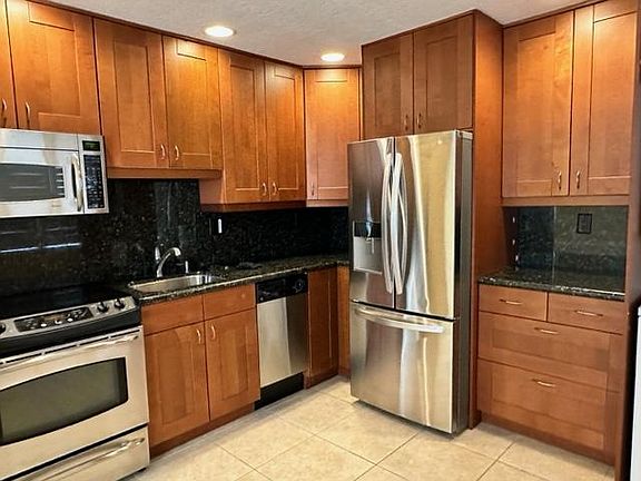 5th image of 1402 NE 32nd St #A