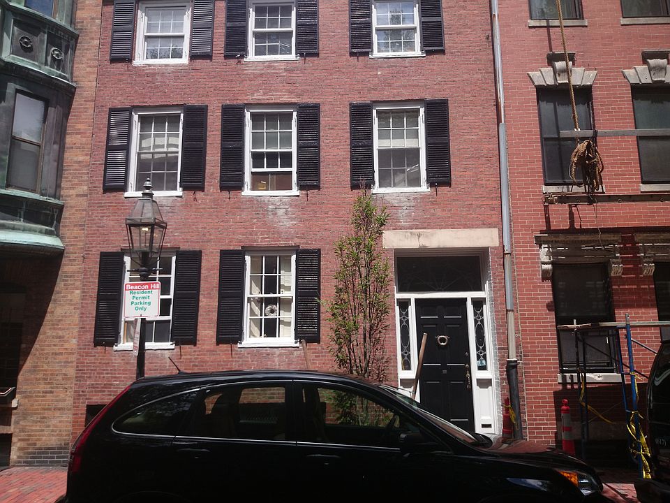 2nd image of 33 Revere St