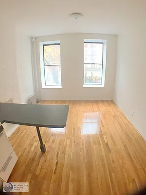 Rented by Metropolitan Property Group | media 11