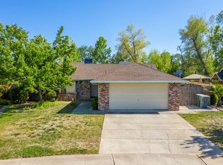2431 Candlewood Dr, Redding, CA 96003