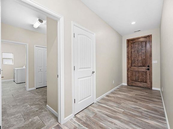 3rd image of 220 Love Mesa Dr