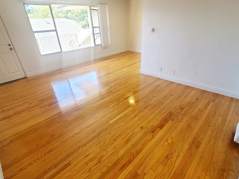 330 Orizaba Ave #4 — Photo 11