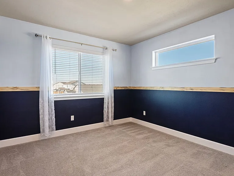 280 NW Double Eagle Ave — Photo 17