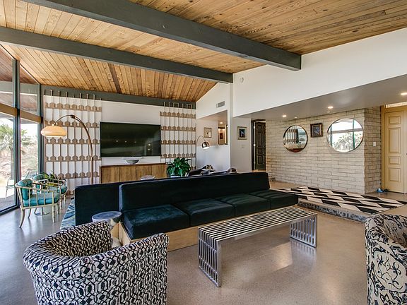 sitting area