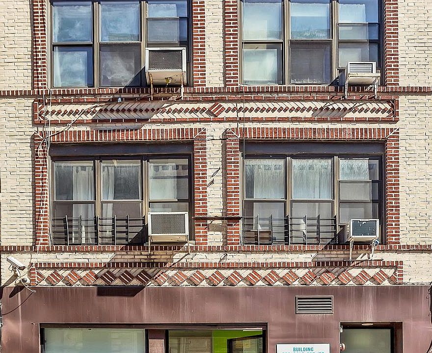 1st image of 32 Orchard St