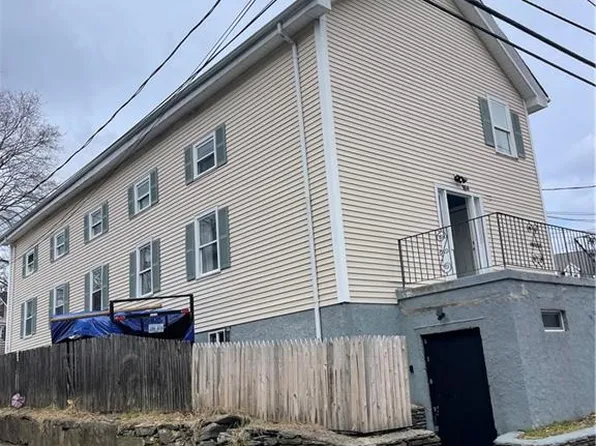 164 W School St, Woonsocket, RI 02895