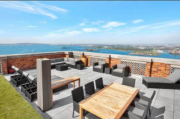 Rented by Level Group | media 7
