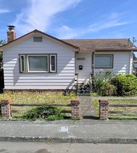 3825 E St, Eureka, CA, 95503