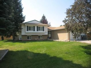 5415 Rangeview Dr, Cheyenne, WY 82001