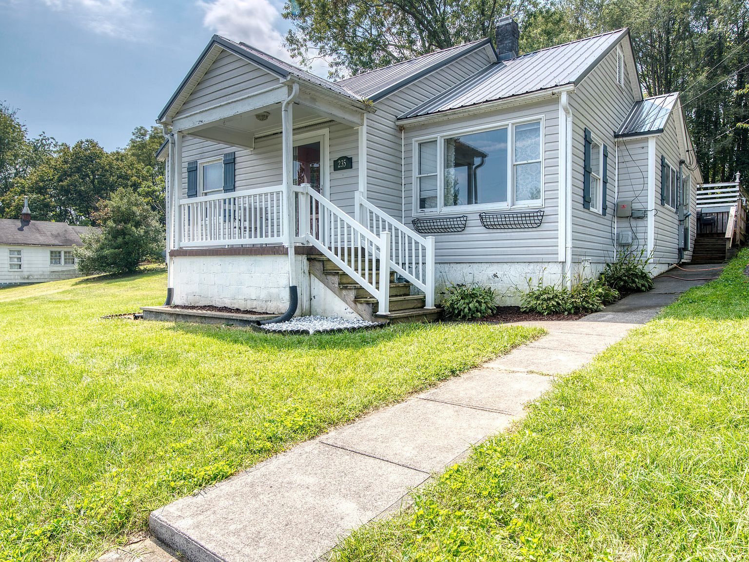 235 Campbell St SW, Abingdon, VA 24210 Zillow
