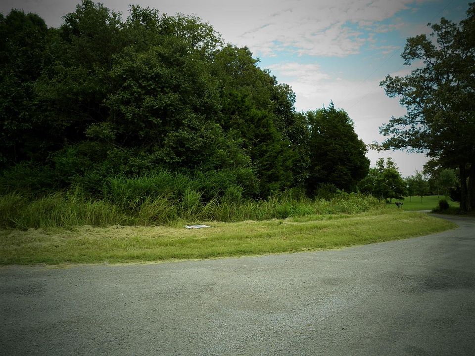 2nd image of 800 Charley Lewis Rd