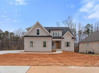 5829 Zinfandel St, Winston Salem, NC 27106