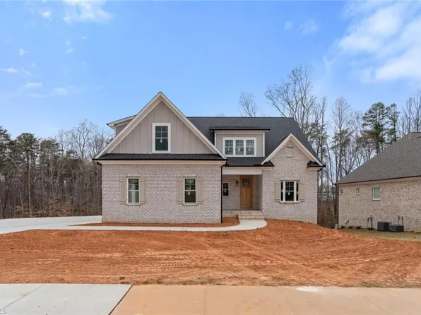 5829 Zinfandel St, Winston Salem, NC 27106