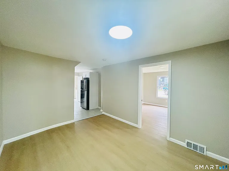 203 E Main St — Photo 4