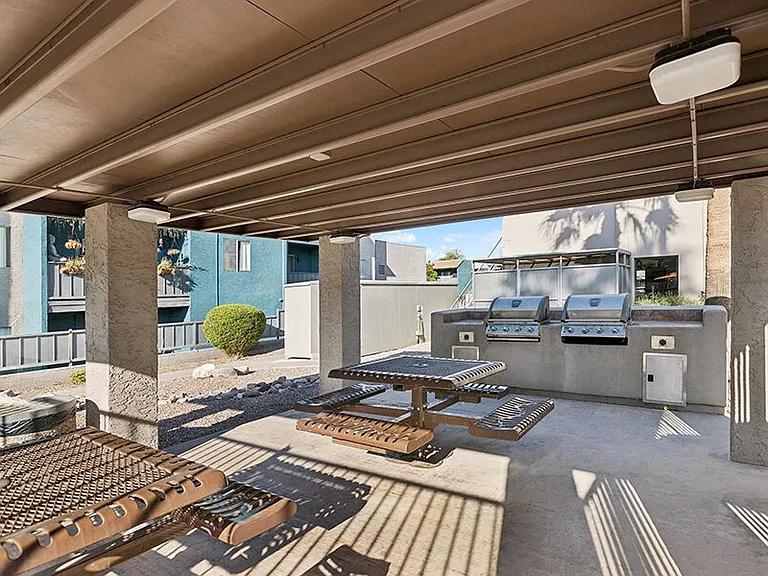 Tanque Verde Apartments — Photo 36