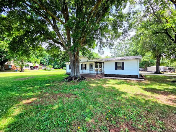 101 Elizabeth City Dr, Easley, SC 29642