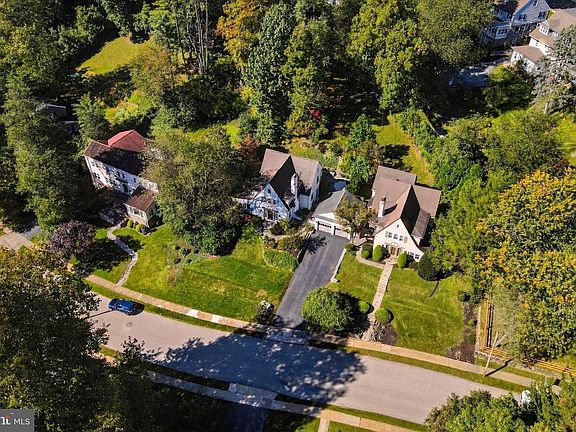 4th image of 66 N Hillcrest Rd