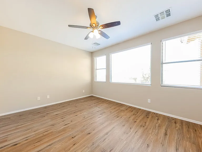 40810 N Hudson Ct — Photo 11