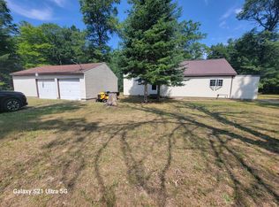 4220 S Roscommon Rd, Prudenville, MI 48651