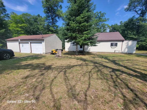 4220 S Roscommon Rd, Prudenville, MI 48651