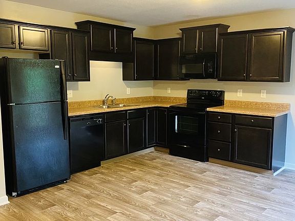 4th image of 1727 Thistlewood Dr APT D