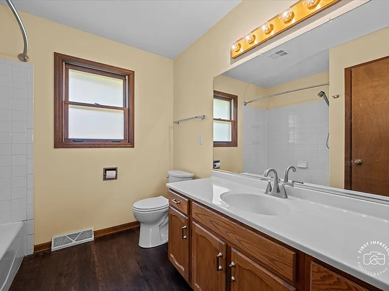 1201 Johnston Dr — Photo 12