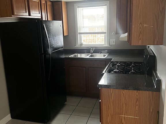 4th image of 4622 Lawndale Ave
