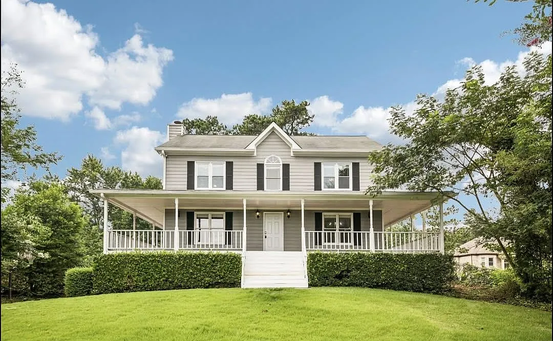 4 bed, 2.5 bath, 2404 sqft, $2,250 — Photo 1