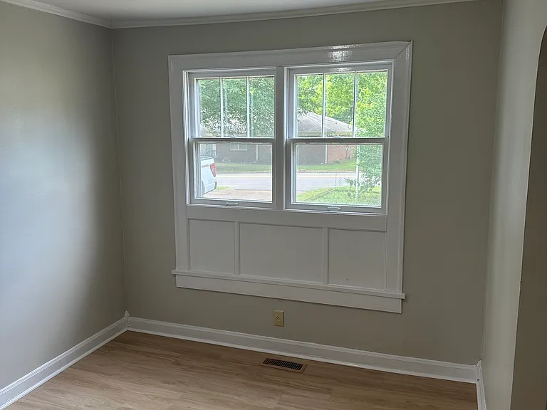 1284 Campbell St — Photo 4