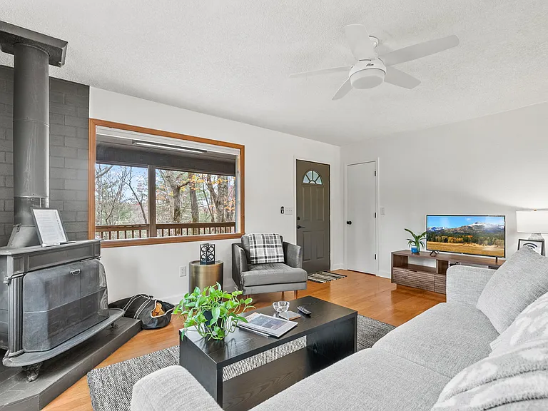 26 One Bluff Ln — Photo 1