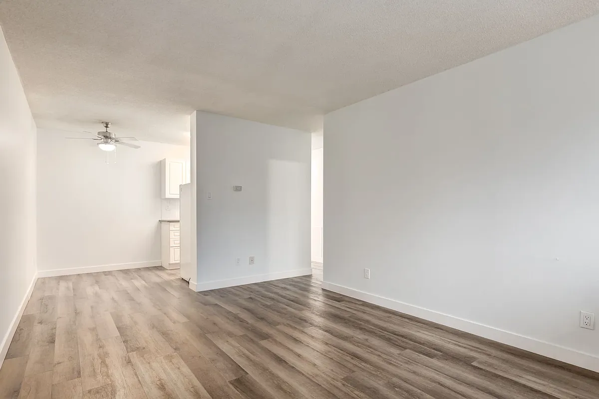 Building Photo - 727 1st Ave NW