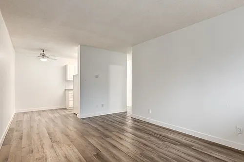 727 1st Ave NW #205 Photo 1