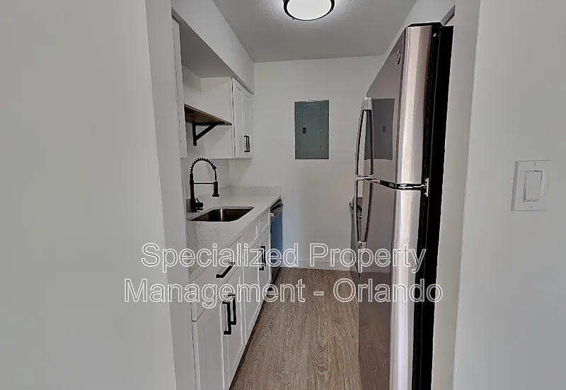 1 bed, 1.0 bath, 590 sqft, $1,099 — Photo 2