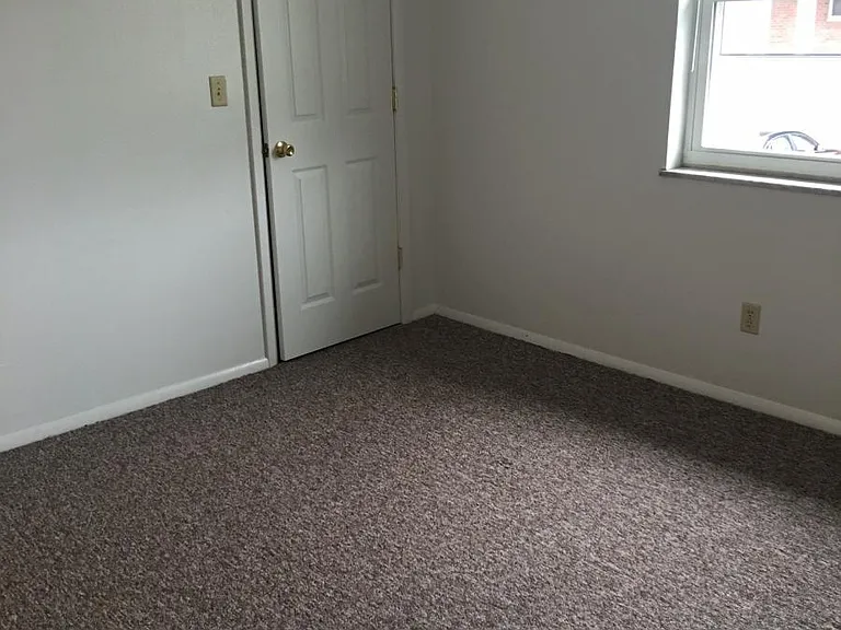 550 S Clayton Rd — Photo 11