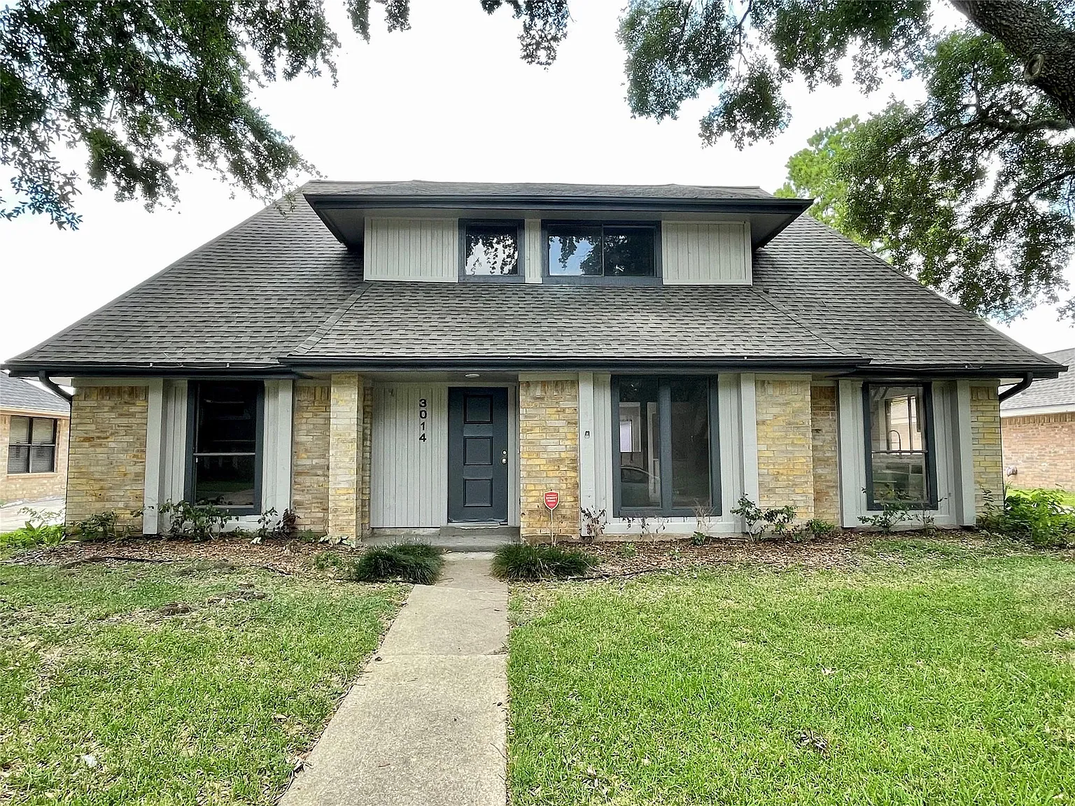 4 bed, 2.5 bath, 2436 sqft, $2,850 — Photo 1
