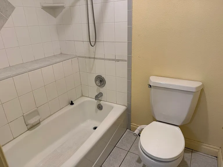 8120 Sapphire Bay Cir — Photo 5