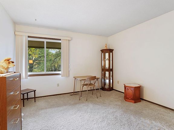 2nd image of 6804 Buckingham Ct