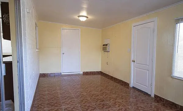 180 E James Dr — Photo 5