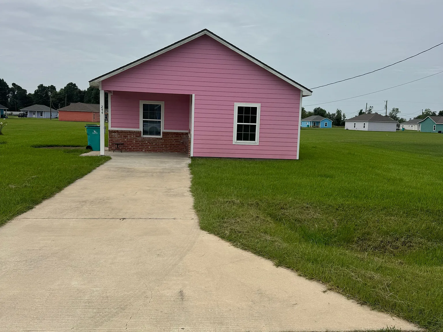 3 bed, 2.0 bath, 1350 sqft, $1,350 — Photo 1