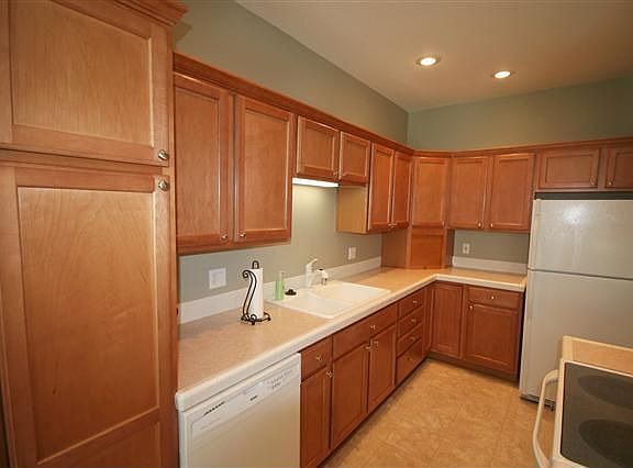 4th image of 113 Rosemary St