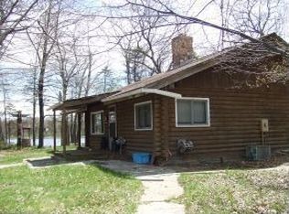 9001 Boelter Lake Dr, Almond, WI 54909