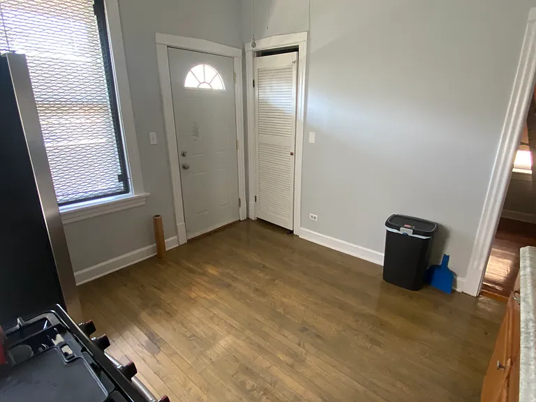 2326 N Sacramento Ave #1 — Photo 9