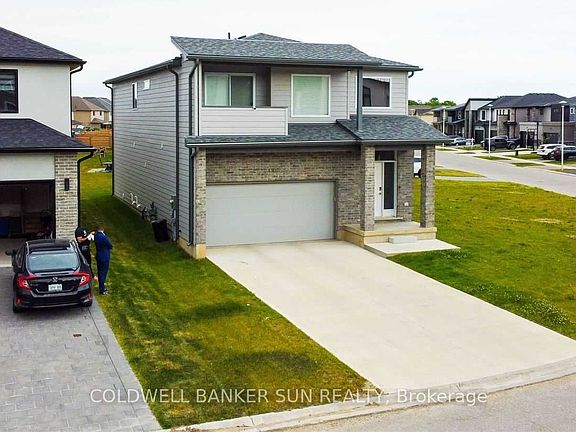 3rd image of 1301 Sandbar St