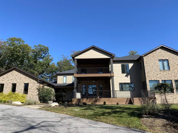 1161 S Jefferson Forest Ln, Blacksburg, VA 24060