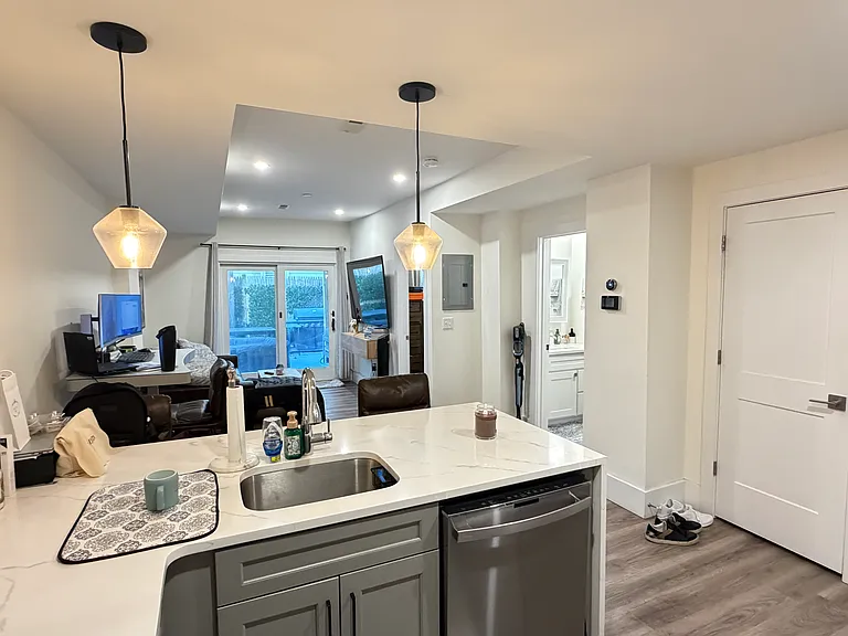 9 Douglas St #1 — Photo 10