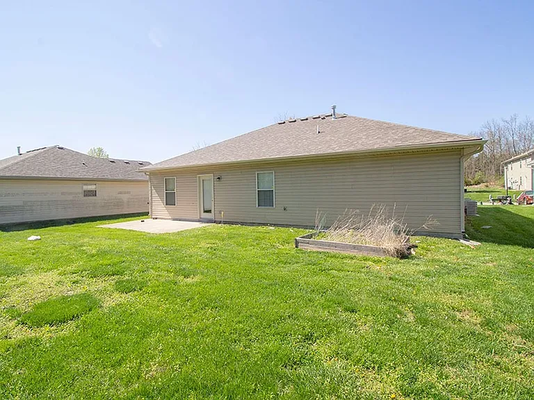 1524 Bodie Dr — Photo 3