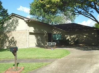 2950 Heritage Colony Dr, Webster, TX 77598