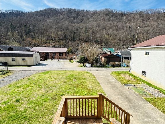 5th image of 33150 Coal River Rd